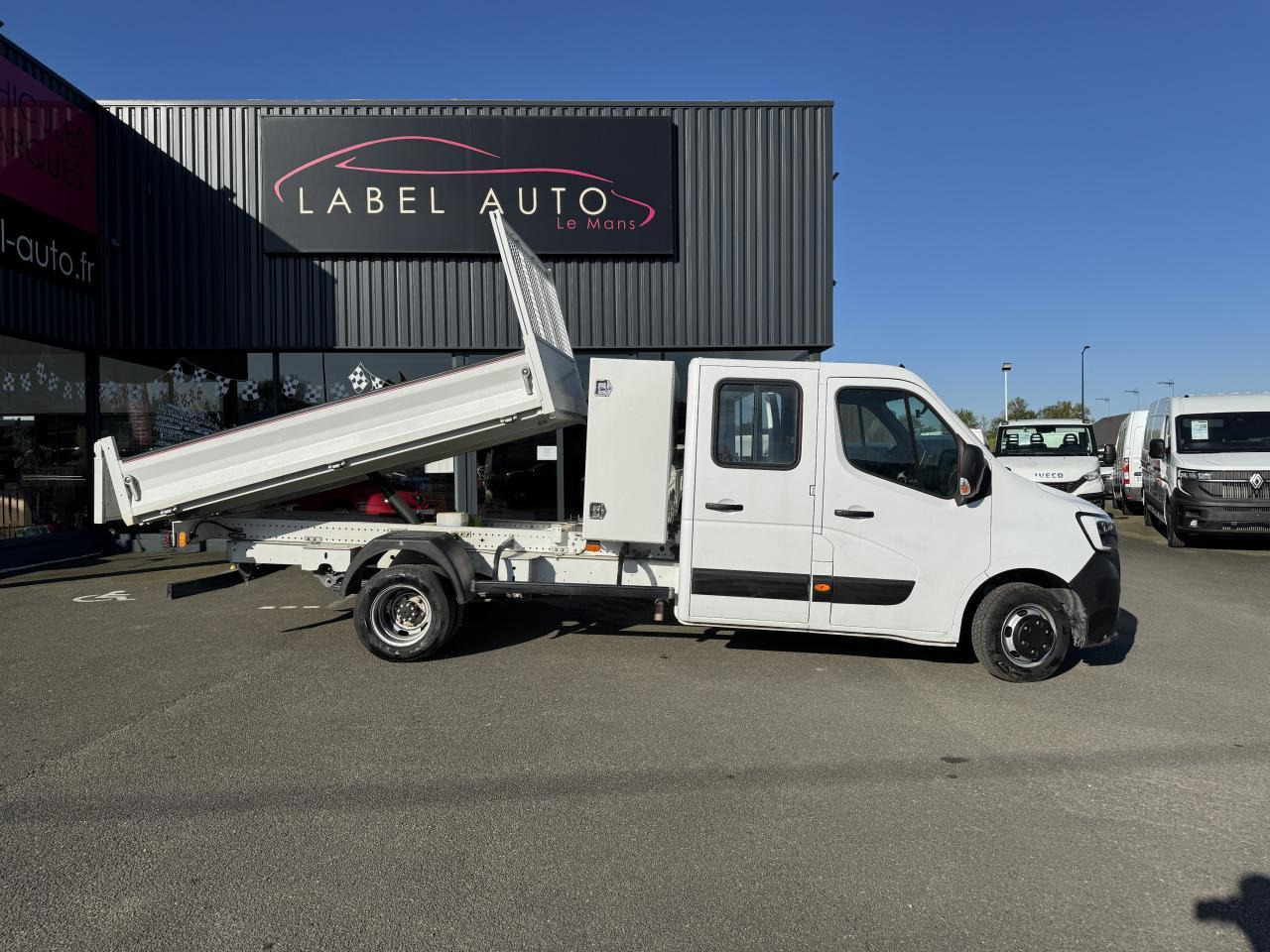 Renault Master RENAULT 3T5 BENNE + COFFRE RJ DOUBLE CABINE 6 PL 2.3 DCI 130 CH CONFORT + GPS + REGUL + CLIM - Комби кипер: слика 1 Renault Master RENAULT 3T5 BENNE + COFFRE RJ DOUBLE CABINE 6 PL 2.3 DCI 130 CH CONFORT + GPS + REGUL + CLIM - Комби кипер: слика 1