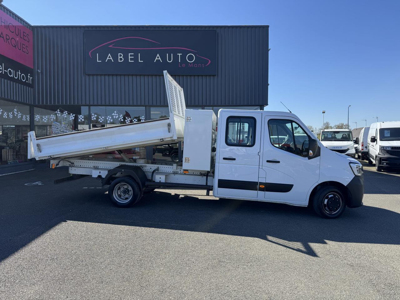 Renault Master RENAULT 3T5 BENNE + COFFRE RJ DOUBLE CABINE 6 PL 2.3 DCI 130 CH CONFORT + GPS + REGUL + CLIM - Комби кипер: слика 1 Renault Master RENAULT 3T5 BENNE + COFFRE RJ DOUBLE CABINE 6 PL 2.3 DCI 130 CH CONFORT + GPS + REGUL + CLIM - Комби кипер: слика 1