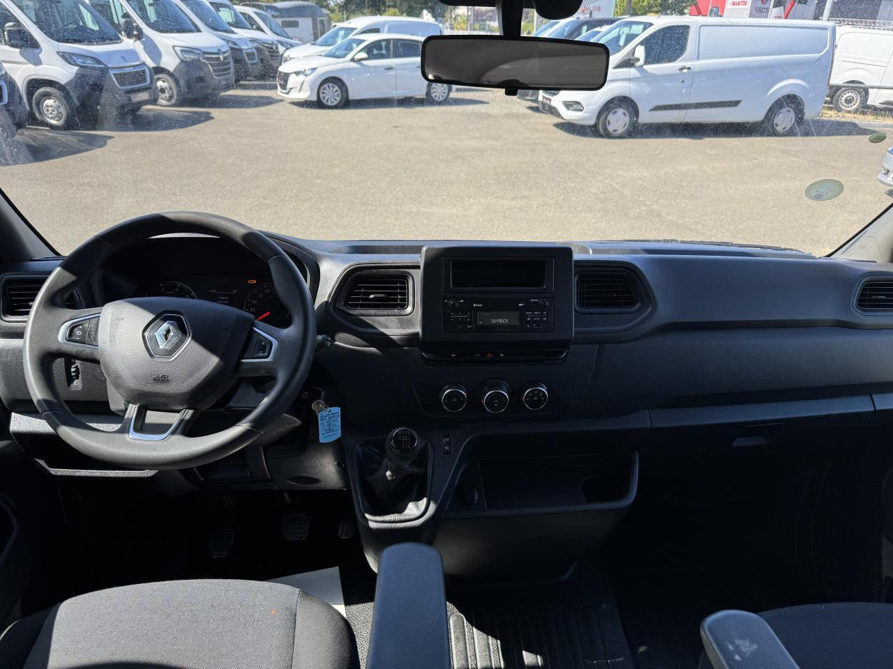 Renault Master RENAULT 3T5 BENNE + COFFRE RJ DOUBLE CABINE 6 PL 2.3 DCI 130 CH CONFORT + GPS + REGUL + CLIM - Комби кипер: слика 3 Renault Master RENAULT 3T5 BENNE + COFFRE RJ DOUBLE CABINE 6 PL 2.3 DCI 130 CH CONFORT + GPS + REGUL + CLIM - Комби кипер: слика 3