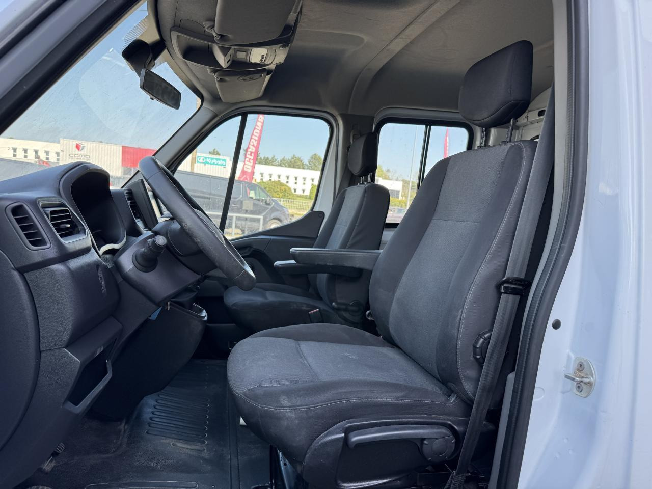 Renault Master combi RENAULT 3T5 BENNE + COFFRE RJ DOUBLE CABINE 6 PL 2.3 DCI 130 CH CONFORT + GPS + REGUL + CLIM - Комби кипер: слика 4 Renault Master combi RENAULT 3T5 BENNE + COFFRE RJ DOUBLE CABINE 6 PL 2.3 DCI 130 CH CONFORT + GPS + REGUL + CLIM - Комби кипер: слика 4