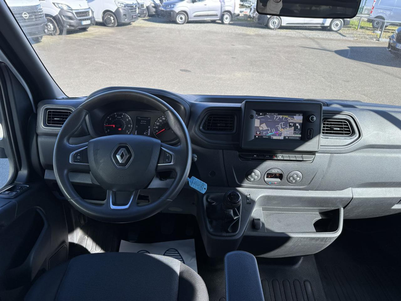 Renault Master combi RENAULT 3T5 BENNE + COFFRE RJ DOUBLE CABINE 6 PL 2.3 DCI 130 CH CONFORT + GPS + REGUL + CLIM - Комби кипер: слика 3 Renault Master combi RENAULT 3T5 BENNE + COFFRE RJ DOUBLE CABINE 6 PL 2.3 DCI 130 CH CONFORT + GPS + REGUL + CLIM - Комби кипер: слика 3