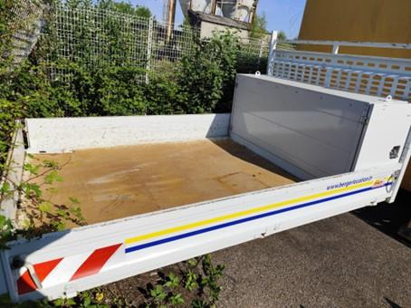 Plateau acier 3120 x 2000 x 330 mm utiles Ridelles acier + Coffre Acier dos cabine 1850 x 600 x 880(ht) mm - Алат/ Опрема: слика 3 Plateau acier 3120 x 2000 x 330 mm utiles Ridelles acier + Coffre Acier dos cabine 1850 x 600 x 880(ht) mm - Алат/ Опрема: слика 3