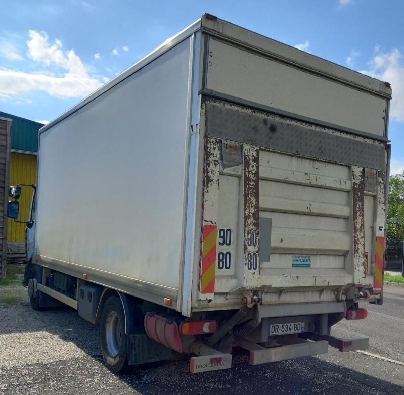 Renault D 4X2 180cv - Камион сандучар: слика 4 Renault D 4X2 180cv - Камион сандучар: слика 4