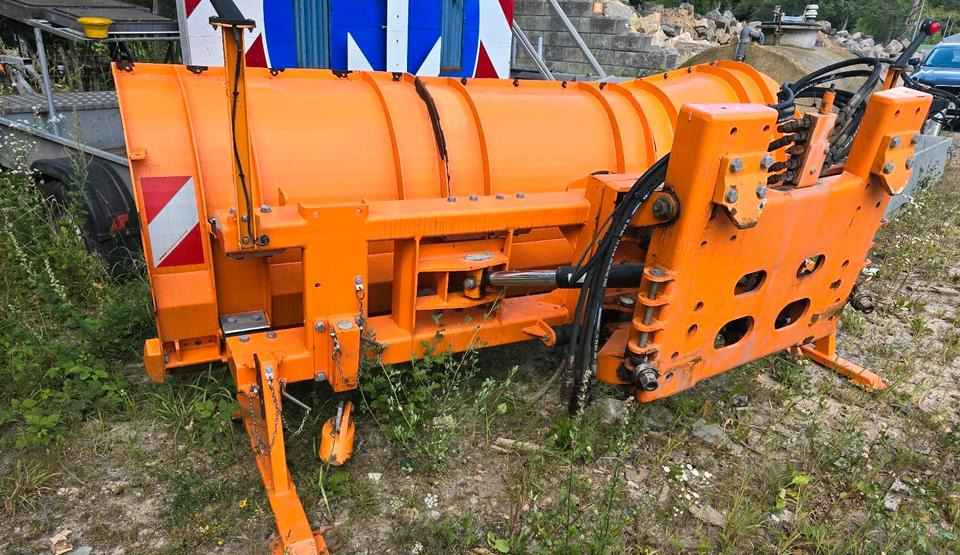 Bucher Schneepflug Ramox 300 NGR Schneeschieber Schneeschild Winterdienst Räumschild passend für Unimog 405/10 405/12 UGE UGN U300 U 300 400 500 - Плуг за чистење снег: слика 2 Bucher Schneepflug Ramox 300 NGR Schneeschieber Schneeschild Winterdienst Räumschild passend für Unimog 405/10 405/12 UGE UGN U300 U 300 400 500 - Плуг за чистење снег: слика 2