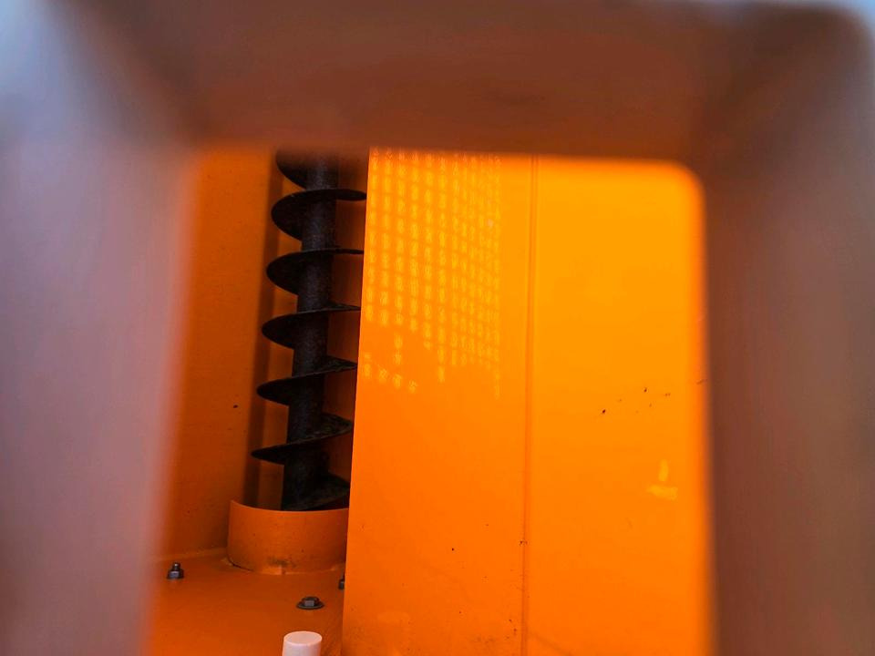 Распрскувач на песок/ Сол Bucher Yeti 2500W FS Gmeiner Salzstreuer Streuautomat Streusilo für Unimog UGN UGE 405 423 427 530 430 429: слика 10 Распрскувач на песок/ Сол Bucher Yeti 2500W FS Gmeiner Salzstreuer Streuautomat Streusilo für Unimog UGN UGE 405 423 427 530 430 429: слика 10