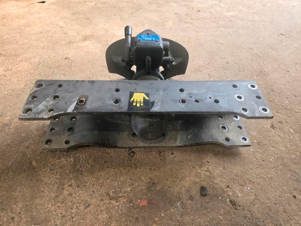 Ringfeder Anhängerkupplung für Unimog U 300 400 500 Anhängermaul Anhängerzugöse Zugmaul Mercedes Benz Zugöse Q36 Q33 Querträger ZGN UGE 405/10 405/12 - Додаток за Камион: слика 3 Ringfeder Anhängerkupplung für Unimog U 300 400 500 Anhängermaul Anhängerzugöse Zugmaul Mercedes Benz Zugöse Q36 Q33 Querträger ZGN UGE 405/10 405/12 - Додаток за Камион: слика 3