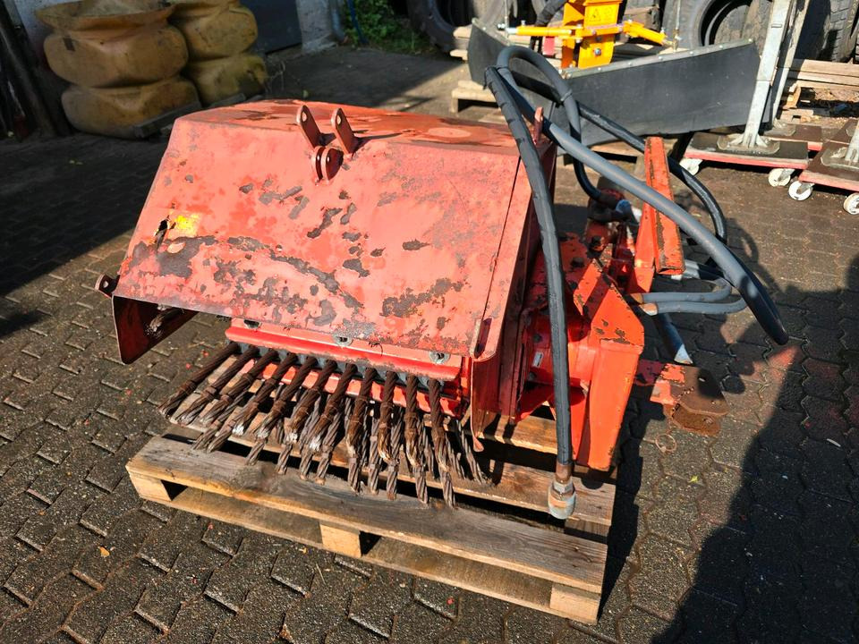 Dücker RWB 600 Radialwildkrautbürste Pflasterputzer Wildkrautbürste Flächenbürste Wildkrautbürste für Mähausleger UNA 500 600 MKM FME FMK 500 600 700 Böschungsmäher Böschungsmulcher DUA 700 800 - Метла: слика 4 Dücker RWB 600 Radialwildkrautbürste Pflasterputzer Wildkrautbürste Flächenbürste Wildkrautbürste für Mähausleger UNA 500 600 MKM FME FMK 500 600 700 Böschungsmäher Böschungsmulcher DUA 700 800 - Метла: слика 4