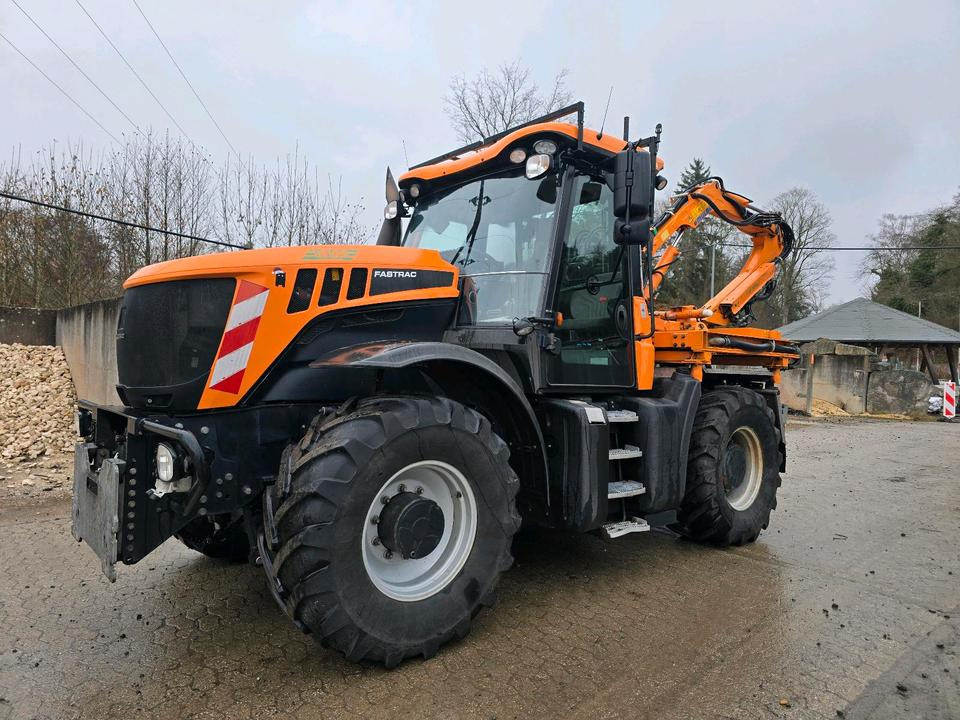 JCB 3200 Fastrac XTRA 2015 220Ps 3220 Bamford Traktor mit Mulag MHU MHS 800 Mähausleger Böschungsmäher Böschungsmulcher - Трактор: слика 1 JCB 3200 Fastrac XTRA 2015 220Ps 3220 Bamford Traktor mit Mulag MHU MHS 800 Mähausleger Böschungsmäher Böschungsmulcher - Трактор: слика 1