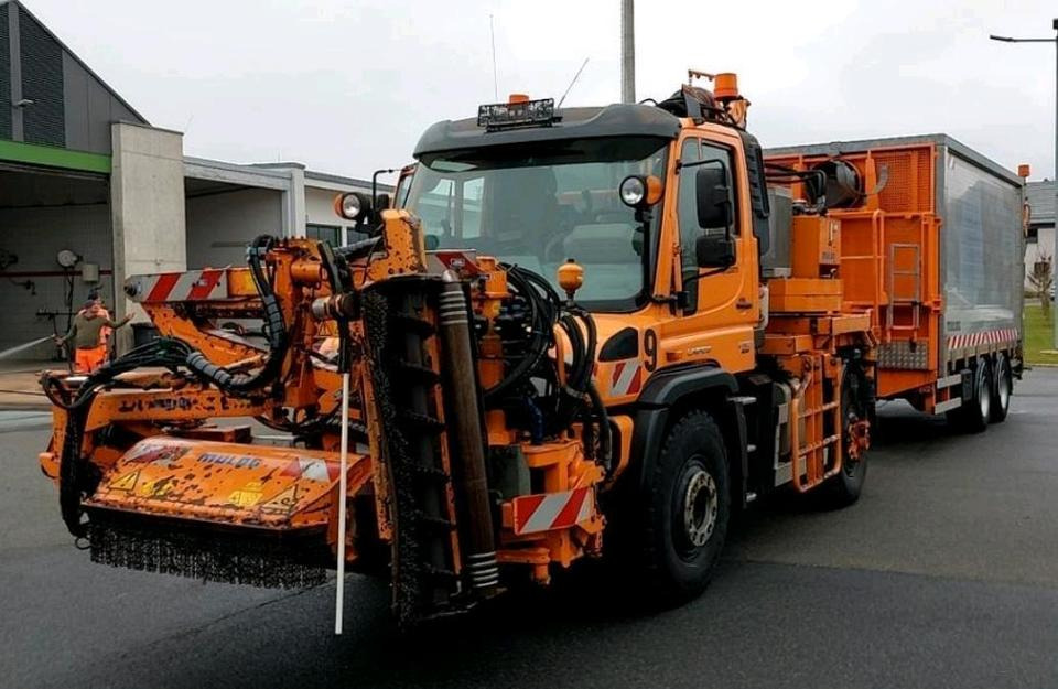 Unimog U527 mit Mulag Saugmähkombination SB 600 MFK 600 Abschiebewagen Mercedes-Benz Böschungsmäher Böschungsmulcher Hangmäher 530 U 527 535 430 405 427 Abschieber Mähanhänger Dücker - Комунално/ Специјално возило: слика 2 Unimog U527 mit Mulag Saugmähkombination SB 600 MFK 600 Abschiebewagen Mercedes-Benz Böschungsmäher Böschungsmulcher Hangmäher 530 U 527 535 430 405 427 Abschieber Mähanhänger Dücker - Комунално/ Специјално возило: слика 2