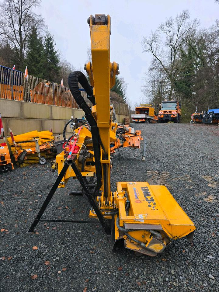 McConnel PA48 MK2 Mähausleger Mc Connel Böschungsmäher Böschungsmulcher Hangmäher für Traktor - Косилка за жива ограда: слика 5 McConnel PA48 MK2 Mähausleger Mc Connel Böschungsmäher Böschungsmulcher Hangmäher für Traktor - Косилка за жива ограда: слика 5