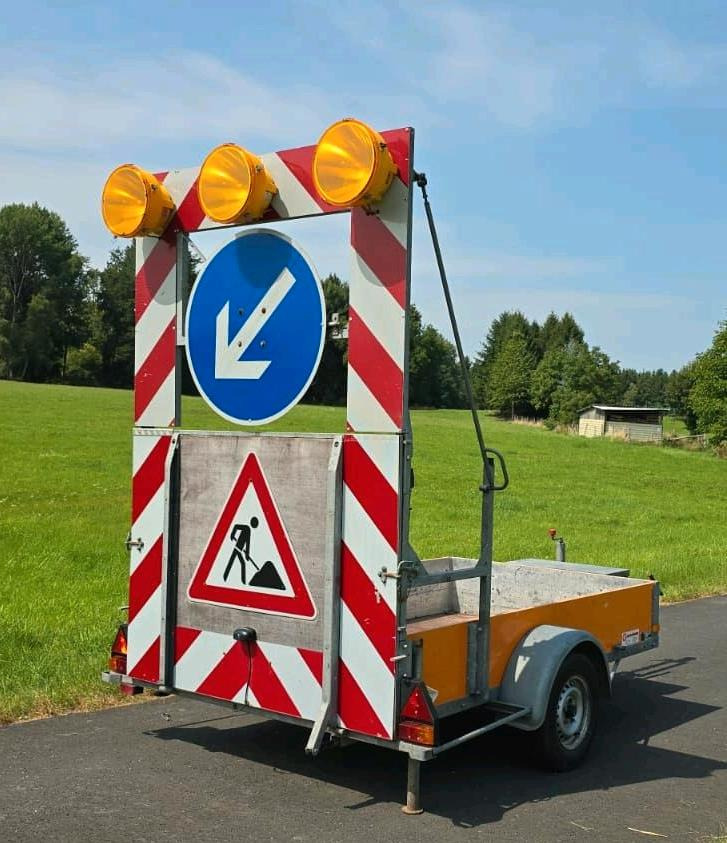 Mersch VZ 615 Absperrtafel FAT Nissen Horizont Verkehrsleittafel Verkehrsleitanhänger Verkehrssicherungsanhänger Leitanhänger - Градежна опрема: слика 4 Mersch VZ 615 Absperrtafel FAT Nissen Horizont Verkehrsleittafel Verkehrsleitanhänger Verkehrssicherungsanhänger Leitanhänger - Градежна опрема: слика 4