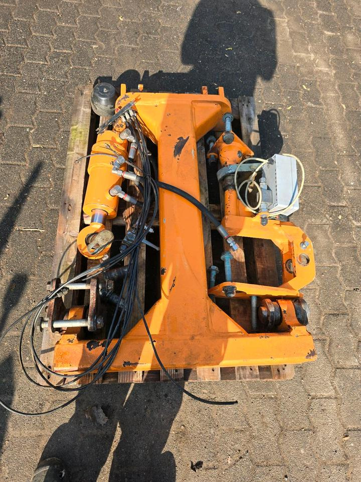 Mulag Torsionsrahmen TR Unimog 405 U300 U 290 300 400 500 Mähausleger Böschungsmäher Böschungsmulcher FME MKM Dücker DUA Achssperre - Косилка за жива ограда: слика 1 Mulag Torsionsrahmen TR Unimog 405 U300 U 290 300 400 500 Mähausleger Böschungsmäher Böschungsmulcher FME MKM Dücker DUA Achssperre - Косилка за жива ограда: слика 1