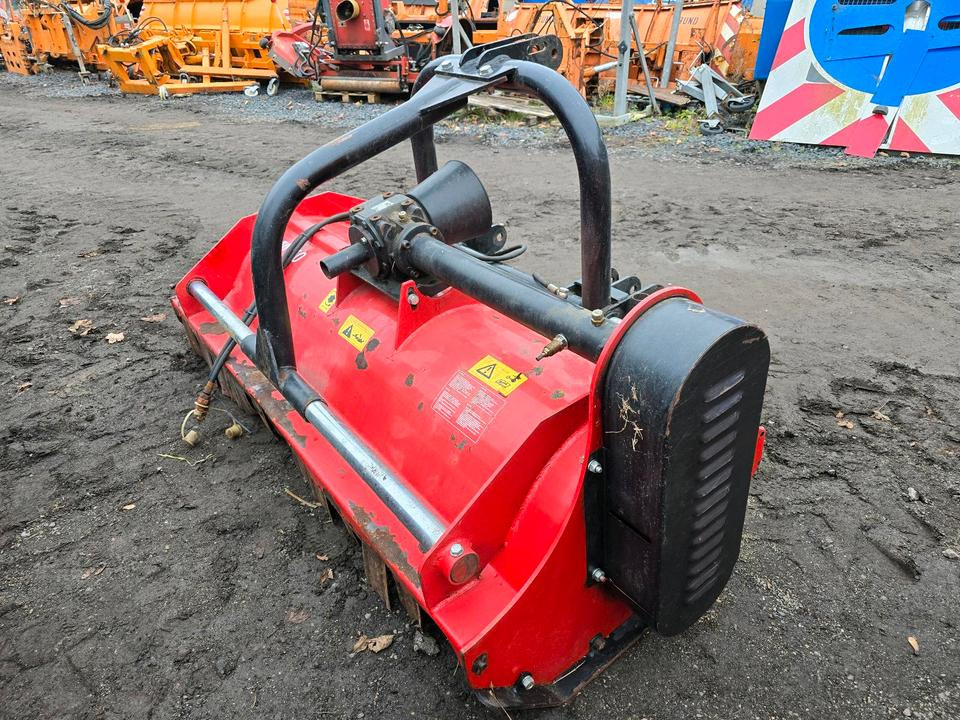 Mulchgerät 160cm Mulchmäher Frontmulchgerät Mulcher Querverschiebung Traktor Kleintraktor Iseki Kubota Seppi - Мулчер/ Косилка за жива ограда: слика 4 Mulchgerät 160cm Mulchmäher Frontmulchgerät Mulcher Querverschiebung Traktor Kleintraktor Iseki Kubota Seppi - Мулчер/ Косилка за жива ограда: слика 4