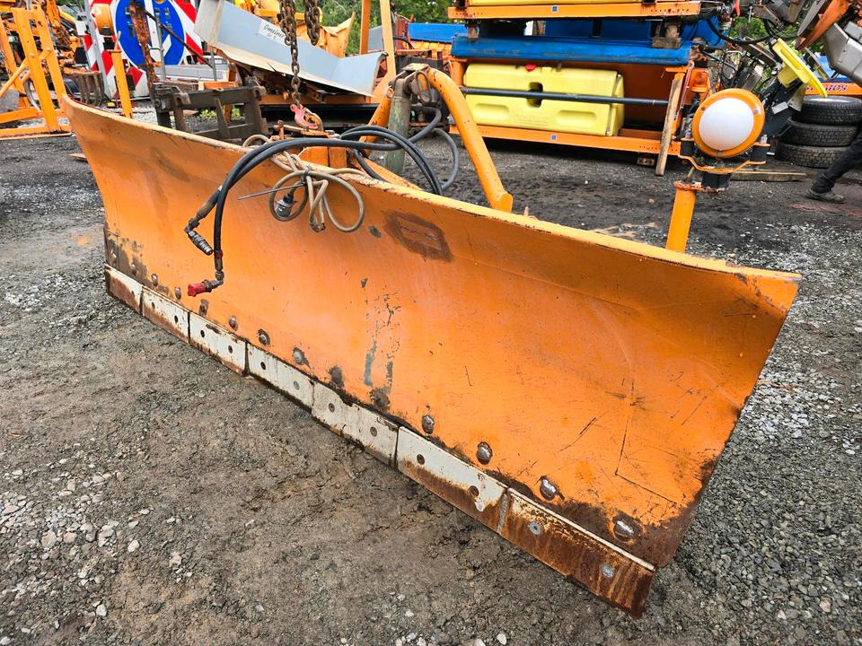 Schmidt Schneepflug F3 Schneeschild Schneeschieber CP3 3 2 1 für Unimog Mercedes-Benz - Плуг за чистење снег: слика 3 Schmidt Schneepflug F3 Schneeschild Schneeschieber CP3 3 2 1 für Unimog Mercedes-Benz - Плуг за чистење снег: слика 3