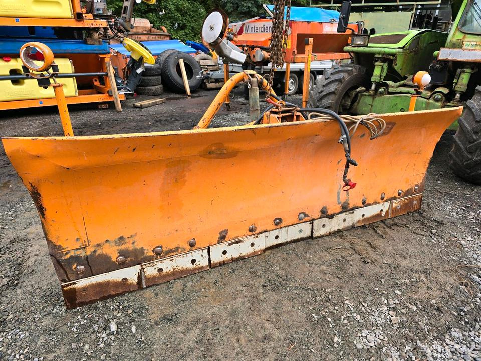 Schmidt Schneepflug F3 Schneeschild Schneeschieber CP3 3 2 1 für Unimog Mercedes-Benz - Плуг за чистење снег: слика 4 Schmidt Schneepflug F3 Schneeschild Schneeschieber CP3 3 2 1 für Unimog Mercedes-Benz - Плуг за чистење снег: слика 4