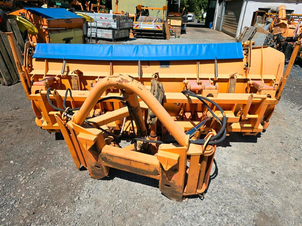 Schmidt Schneepflug MF 2.4 Schneeschieber Schneeschild Winterdienst Räumschild passend für Unimog 405/10 405/12 UGE UGN U300 U 300 400 500 - Плуг за чистење снег: слика 3 Schmidt Schneepflug MF 2.4 Schneeschieber Schneeschild Winterdienst Räumschild passend für Unimog 405/10 405/12 UGE UGN U300 U 300 400 500 - Плуг за чистење снег: слика 3