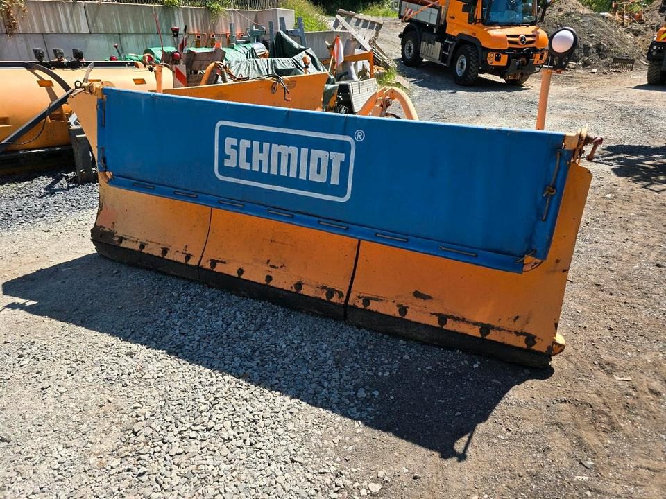 Schmidt Schneepflug MF 2.4 Schneeschieber Schneeschild Winterdienst Räumschild passend für Unimog 405/10 405/12 UGE UGN U300 U 300 400 500 - Плуг за чистење снег: слика 5 Schmidt Schneepflug MF 2.4 Schneeschieber Schneeschild Winterdienst Räumschild passend für Unimog 405/10 405/12 UGE UGN U300 U 300 400 500 - Плуг за чистење снег: слика 5