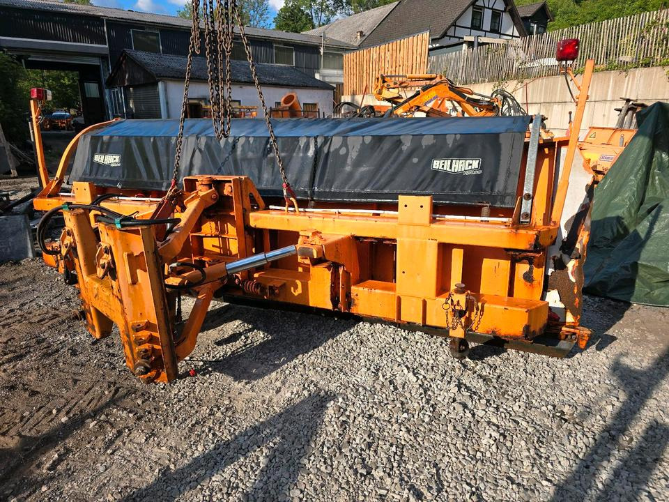 Schneepflug Beilhack PV 4m. Schneeschild Schneeschieber Schmidt Epoke passend für LKW Unimog 424 427 405 U 300 400 500 318 323 423 218 430 429 530 527 535 Mercedes-Benz Winterdienst - Плуг за чистење снег: слика 2 Schneepflug Beilhack PV 4m. Schneeschild Schneeschieber Schmidt Epoke passend für LKW Unimog 424 427 405 U 300 400 500 318 323 423 218 430 429 530 527 535 Mercedes-Benz Winterdienst - Плуг за чистење снег: слика 2