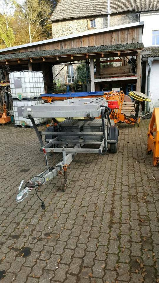 Trebbiner VWT E Verkehrsleittafel Verkehrsleitanhänger Nissen - Градежна опрема, Приколка: слика 4 Trebbiner VWT E Verkehrsleittafel Verkehrsleitanhänger Nissen - Градежна опрема, Приколка: слика 4