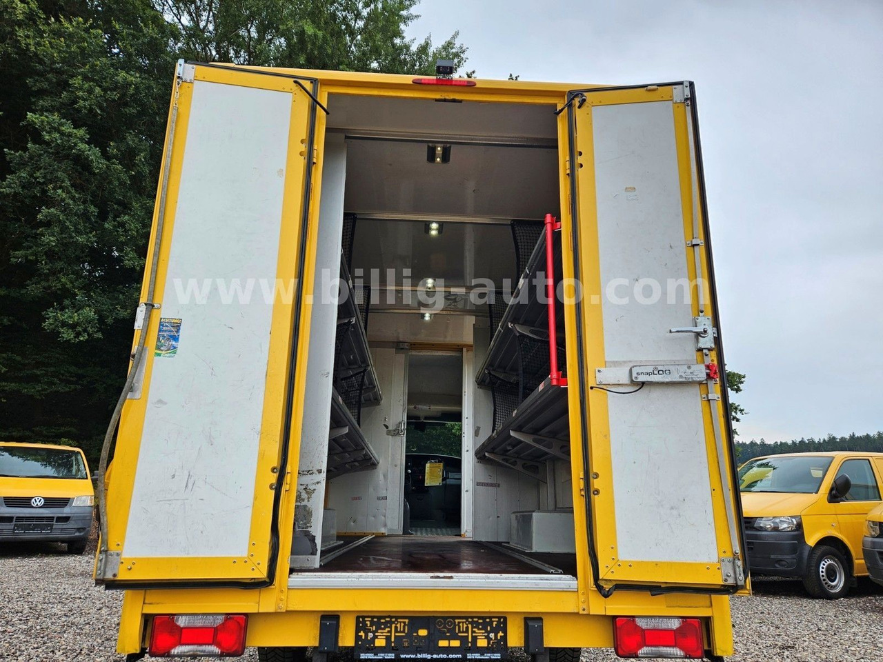 Iveco Daily 1.Hand*EU4* Regale Integralkoffer DHL POST - Камион за продажба на добра: слика 5 Iveco Daily 1.Hand*EU4* Regale Integralkoffer DHL POST - Камион за продажба на добра: слика 5