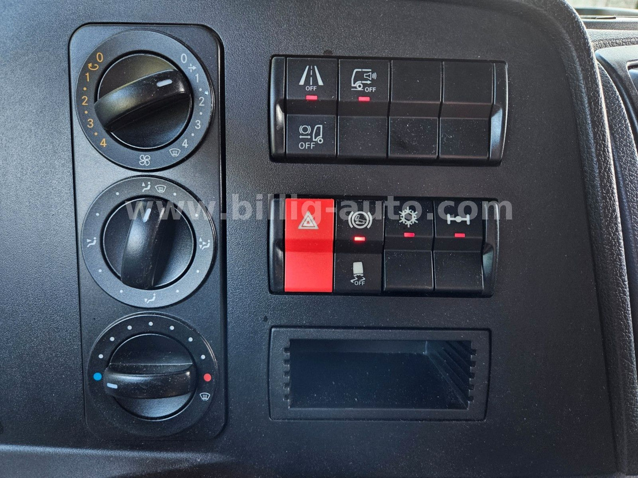 Камион сандучар Mercedes-Benz Atego 1327 L * BREMS/SPUR-ASS*DIFF.*LBW*AHK*7.2m: слика 10
