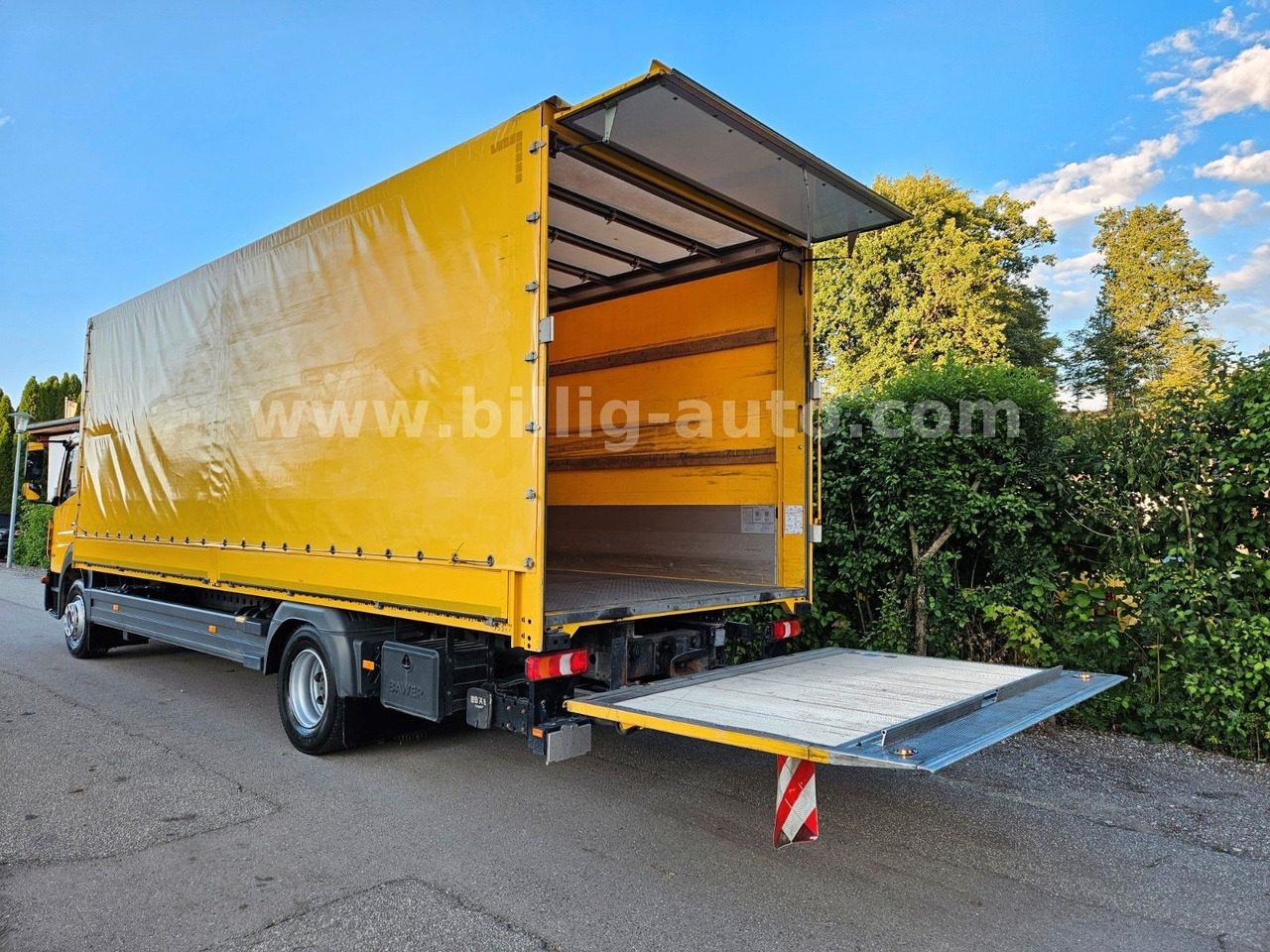 Mercedes-Benz Atego 1327 L * BREMS/SPUR-ASS*DIFF.*LBW*AHK*7.2m - Камион сандучар: слика 2 Mercedes-Benz Atego 1327 L * BREMS/SPUR-ASS*DIFF.*LBW*AHK*7.2m - Камион сандучар: слика 2