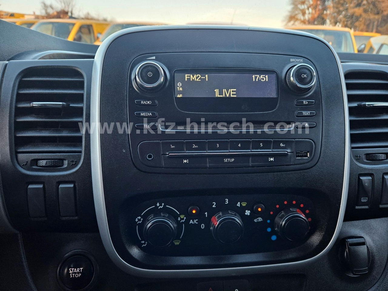 Мало комбе Renault Trafic 2xSchiebetüre|1.Hd.|Klima|PDC|Bluetooth|: слика 10