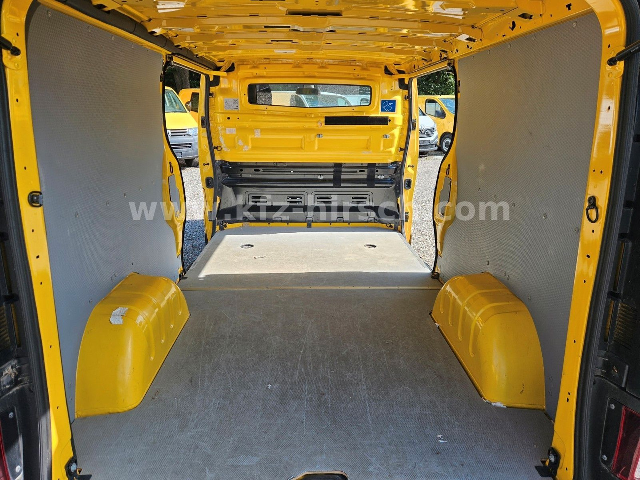 Renault Trafic Kasten L2H1 Maxi Lang Kamera 1.Hand LED - Патничко комбе: слика 4 Renault Trafic Kasten L2H1 Maxi Lang Kamera 1.Hand LED - Патничко комбе: слика 4