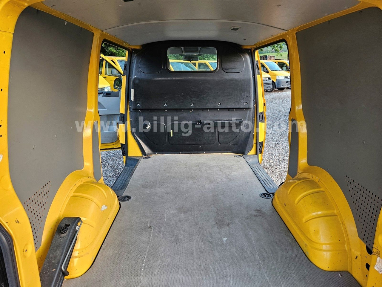 Volkswagen T5 Transporter 2.0TDI *2xSchiebetüre*Scheckheft - Мало комбе: слика 3 Volkswagen T5 Transporter 2.0TDI *2xSchiebetüre*Scheckheft - Мало комбе: слика 3