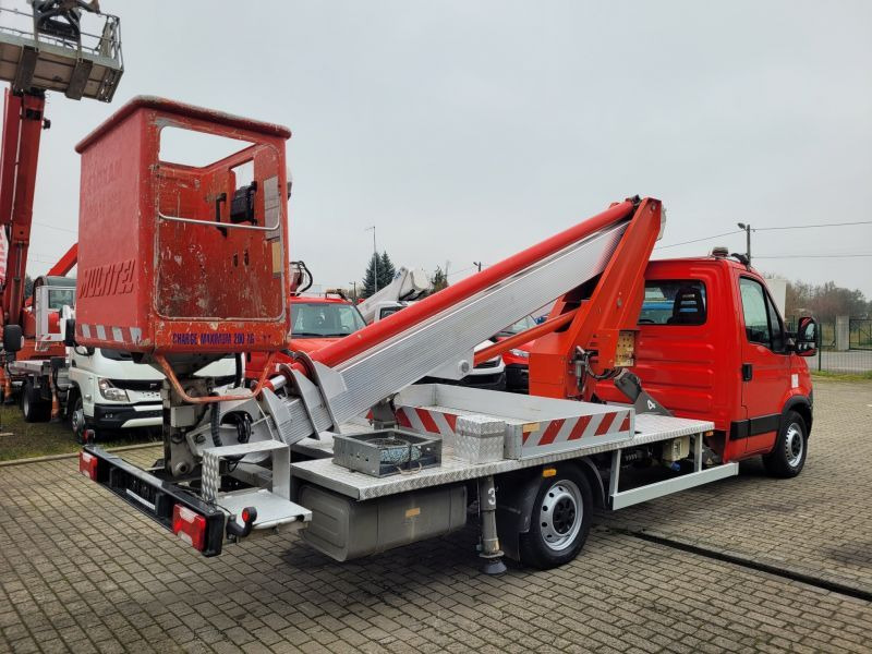 Iveco Daily 35S11 podnośnik koszowy 20 m Multitel MT202DS - Камион со подигачка кошница: слика 3 Iveco Daily 35S11 podnośnik koszowy 20 m Multitel MT202DS - Камион со подигачка кошница: слика 3