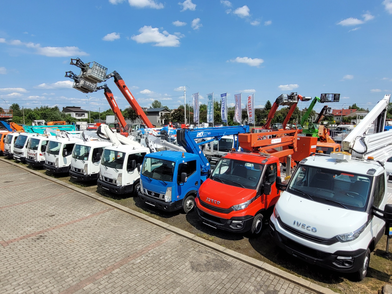 Iveco Daily 35S11 podnośnik koszowy 20 m Multitel MX200 bucket truck boom lift - Камион со подигачка кошница: слика 2 Iveco Daily 35S11 podnośnik koszowy 20 m Multitel MX200 bucket truck boom lift - Камион со подигачка кошница: слика 2
