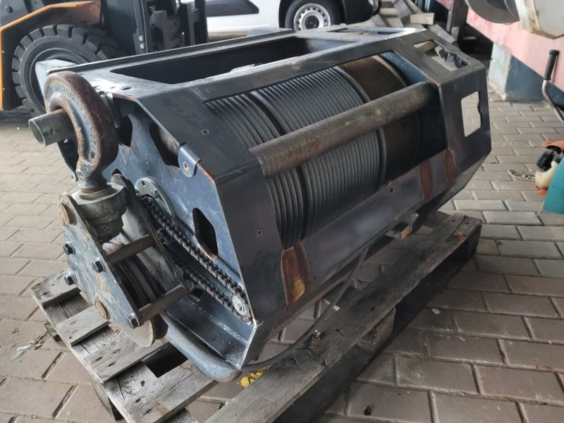 Ładowarka obrotowa 4x4 teleskopowa 21 m Merlo Roto 45.21 - Телескопски ракувач: слика 2 Ładowarka obrotowa 4x4 teleskopowa 21 m Merlo Roto 45.21 - Телескопски ракувач: слика 2