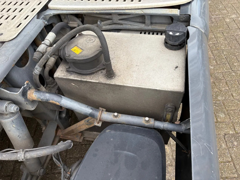 DAF CF 440 6x2 / HOLLAND TRUCK / LOW KM / NEW APK - TUV / BULK COMPRESSOR / ADR I II III / - Камион влекач: слика 5 DAF CF 440 6x2 / HOLLAND TRUCK / LOW KM / NEW APK - TUV / BULK COMPRESSOR / ADR I II III / - Камион влекач: слика 5
