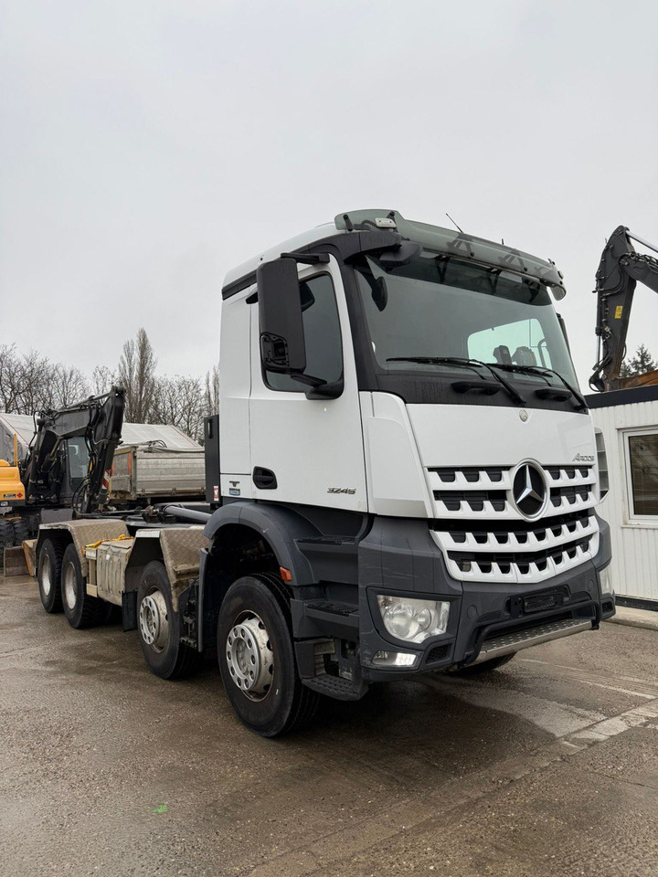 MERCEDES-BENZ Arocs 3245 - Камион со кука за подигање: слика 3 MERCEDES-BENZ Arocs 3245 - Камион со кука за подигање: слика 3