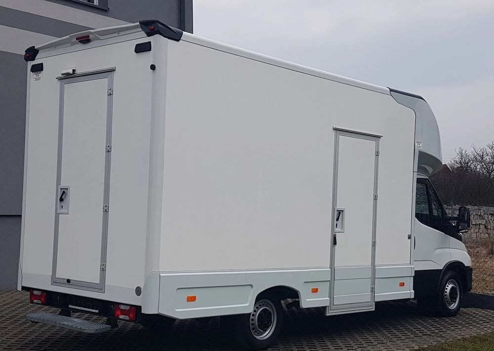 Iveco DAILY KONTENER NISKOPODŁOGOWY 4,43x2,23x2,42 SKLEP BAR FOODTRUCK KAMPER KLIMA - Кампер: слика 4 Iveco DAILY KONTENER NISKOPODŁOGOWY 4,43x2,23x2,42 SKLEP BAR FOODTRUCK KAMPER KLIMA - Кампер: слика 4