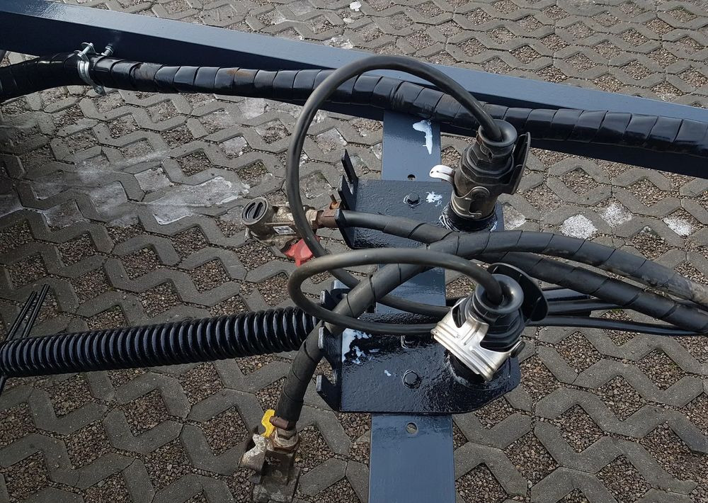 Wielton PS-2 PRZYCZEPA POD KONTENERY DO HAKOWCA 2 OSIE BLIŹNIAKI HUFFERMANN MEILLER ZASŁAW SKIBICKI - Роло/ Подизач приколка: слика 5 Wielton PS-2 PRZYCZEPA POD KONTENERY DO HAKOWCA 2 OSIE BLIŹNIAKI HUFFERMANN MEILLER ZASŁAW SKIBICKI - Роло/ Подизач приколка: слика 5