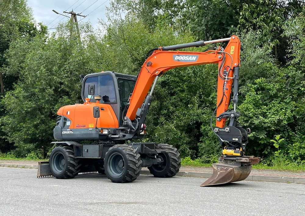 Doosan DOOSAN DX57W *ROTOTILT* 2200 Motogodzin JAK NOWA KOPARKA KOŁOWA STAN PERFEKCYJNY SPROWADZONA - Багер на тркала: слика 2 Doosan DOOSAN DX57W *ROTOTILT* 2200 Motogodzin JAK NOWA KOPARKA KOŁOWA STAN PERFEKCYJNY SPROWADZONA - Багер на тркала: слика 2