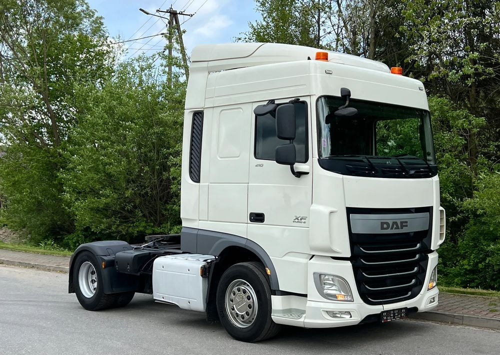 DAF * DAF XF 106 * SPROWADZONY * SUPER STAN CIĄGNIK SIODŁOWY Euro 6 - Камион влекач: слика 1 DAF * DAF XF 106 * SPROWADZONY * SUPER STAN CIĄGNIK SIODŁOWY Euro 6 - Камион влекач: слика 1