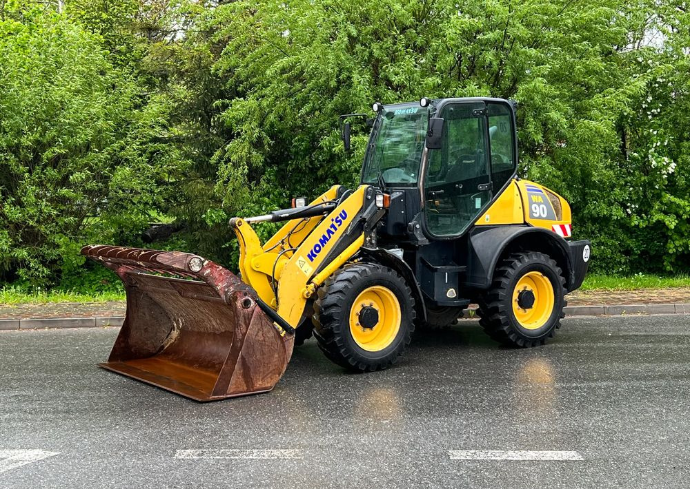 Komatsu Ładowarka KOMATSU WA 90 STAN IDEALNY - Натоварувач на тркала: слика 1 Komatsu Ładowarka KOMATSU WA 90 STAN IDEALNY - Натоварувач на тркала: слика 1