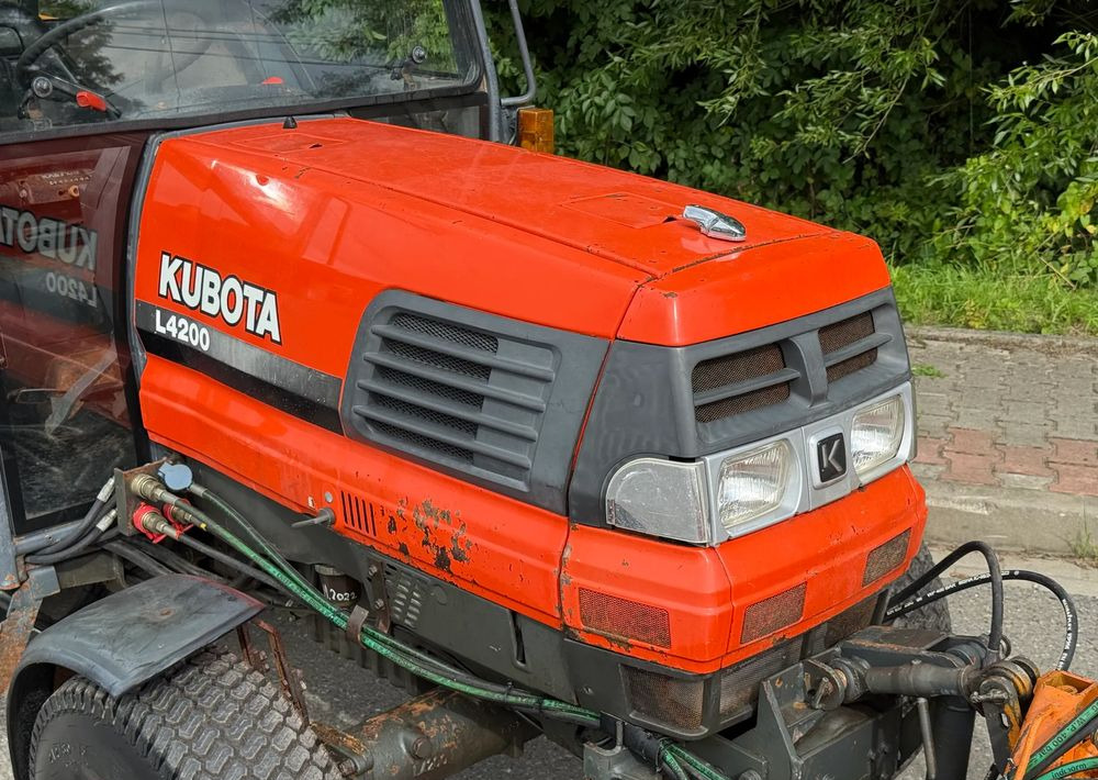 Kubota * Traktor KUBOTA L4200 * 4x4 * Pług Piaskarka * Wałek Przód Tył * Sprowadzony* Zimowe Utrzymanie - Трактор: слика 5 Kubota * Traktor KUBOTA L4200 * 4x4 * Pług Piaskarka * Wałek Przód Tył * Sprowadzony* Zimowe Utrzymanie - Трактор: слика 5