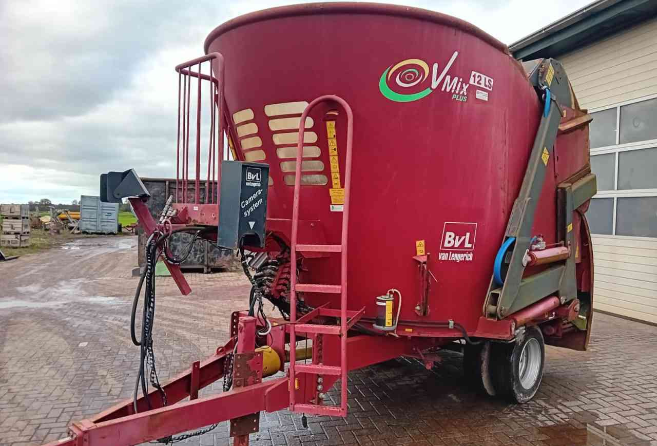 BVL V-Mix Plus 12 LS voermengwagen voermachines - Вагон за мешање сточна храна: слика 1 BVL V-Mix Plus 12 LS voermengwagen voermachines - Вагон за мешање сточна храна: слика 1