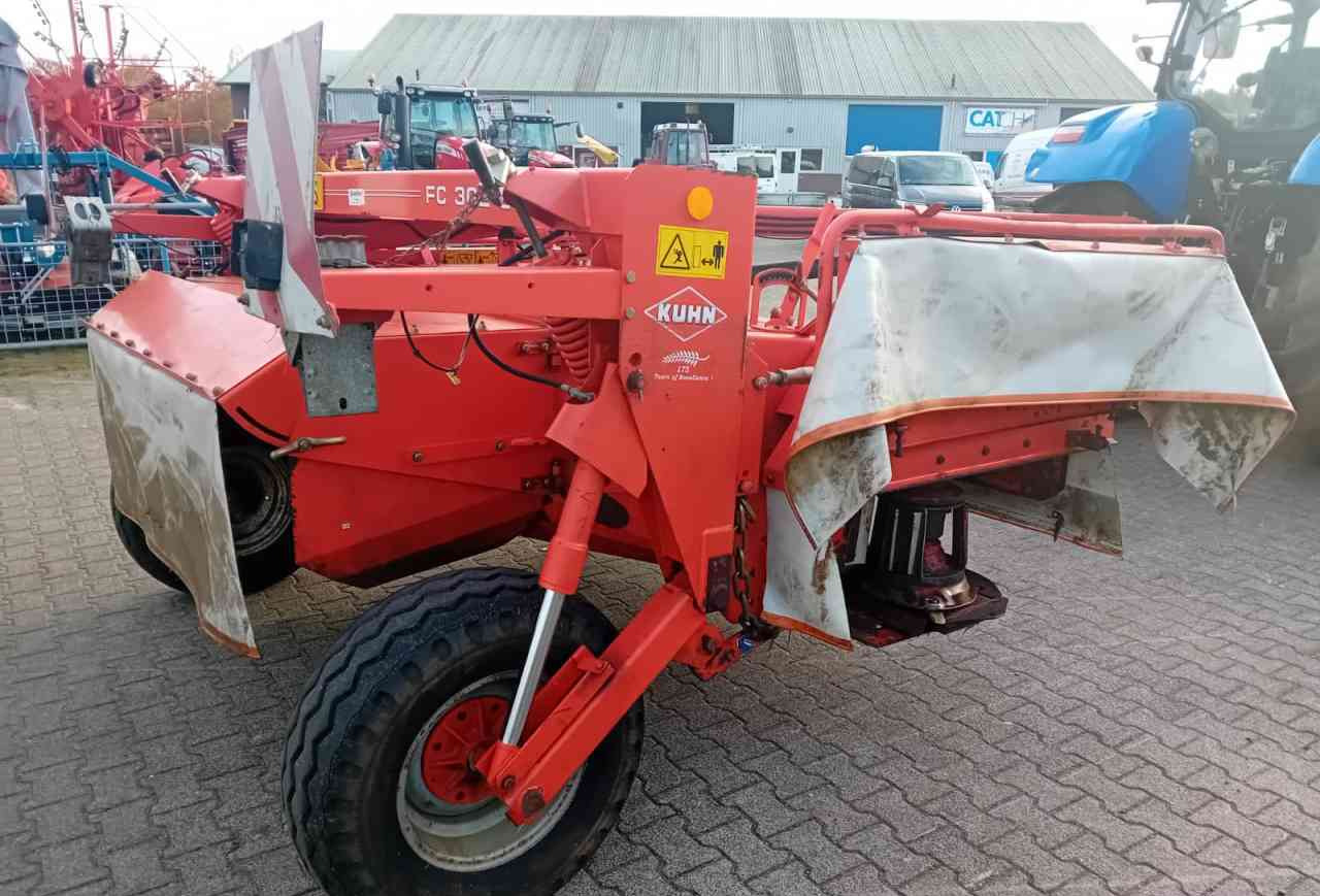 Kuhn FC302G getrokken schijvenmaaier *Verkocht/sold* - Косилка: слика 3 Kuhn FC302G getrokken schijvenmaaier *Verkocht/sold* - Косилка: слика 3