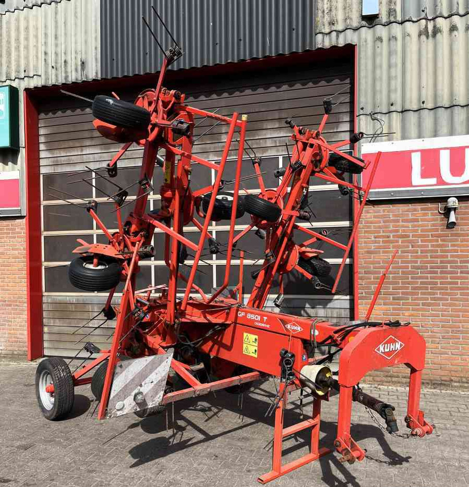 Kuhn GF 8501T Tedder Schudder Kreiselheuer weidebouwmachines - Превртувач и гребло: слика 2 Kuhn GF 8501T Tedder Schudder Kreiselheuer weidebouwmachines - Превртувач и гребло: слика 2