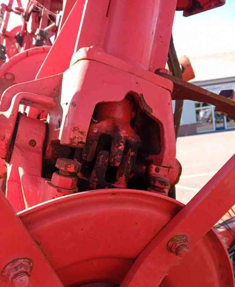 Kuhn GF10601TO schudder, weidebouwmachines - Превртувач и гребло: слика 5 Kuhn GF10601TO schudder, weidebouwmachines - Превртувач и гребло: слика 5