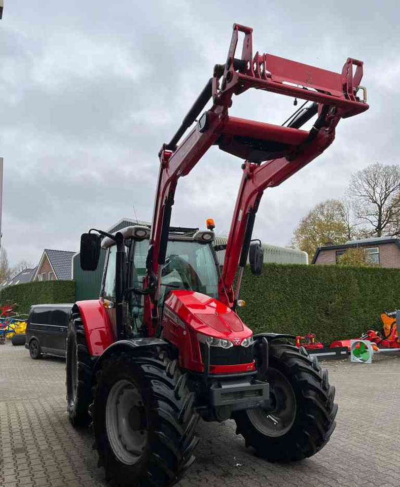 Massey Ferguson 5710S Dyna-4 Essential *Verkocht/sold* - Трактор: слика 3 Massey Ferguson 5710S Dyna-4 Essential *Verkocht/sold* - Трактор: слика 3