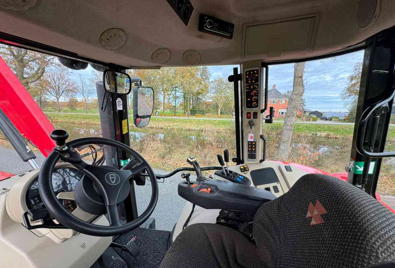 Трактор Massey Ferguson 7715S Dyna-6 Efficient Tractoren: слика 6