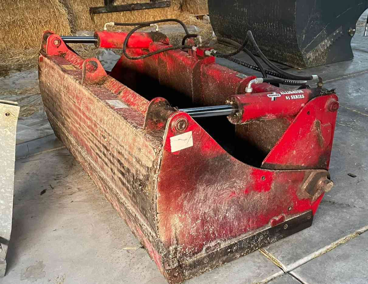 Redrock Kuilhapper 1.60 breed, dichte bodem, Volvo L30 aansluiting voermachines - Опрема за силос: слика 1 Redrock Kuilhapper 1.60 breed, dichte bodem, Volvo L30 aansluiting voermachines - Опрема за силос: слика 1