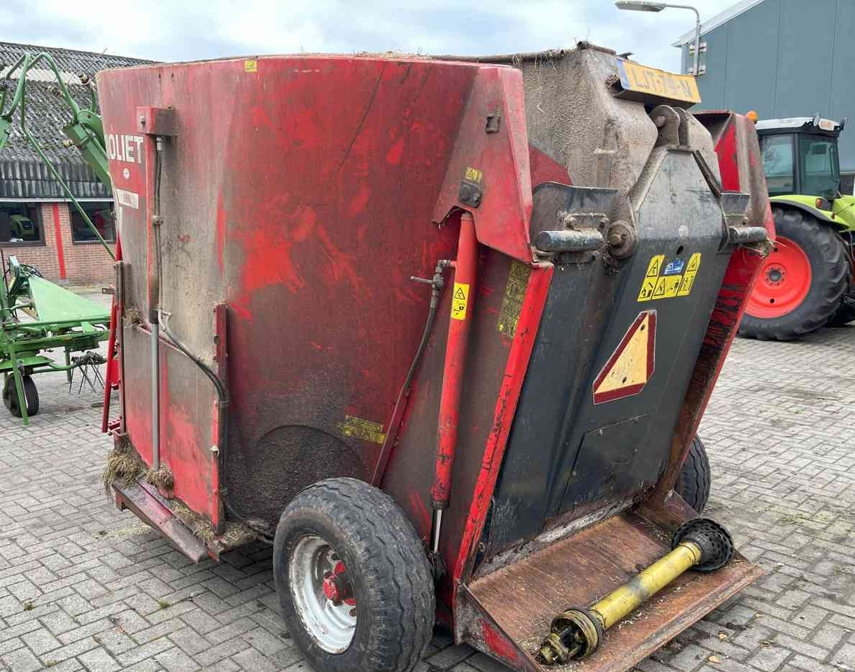 Trioliet Gigant 900 voermengwagen *Verkocht/sold* - Вагон за мешање сточна храна: слика 4 Trioliet Gigant 900 voermengwagen *Verkocht/sold* - Вагон за мешање сточна храна: слика 4