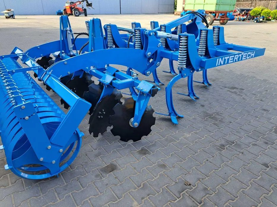 Agregat bezorkowy INTER-TECH 3.0m wał daszkowy 600 OD RĘKI - Култиватор: слика 2 Agregat bezorkowy INTER-TECH 3.0m wał daszkowy 600 OD RĘKI - Култиватор: слика 2