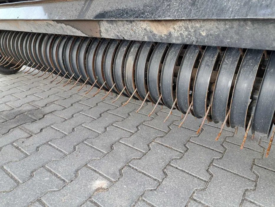 New Holland roll-belt 150 cropcutter - Балирка за тркалезни бали: слика 4 New Holland roll-belt 150 cropcutter - Балирка за тркалезни бали: слика 4